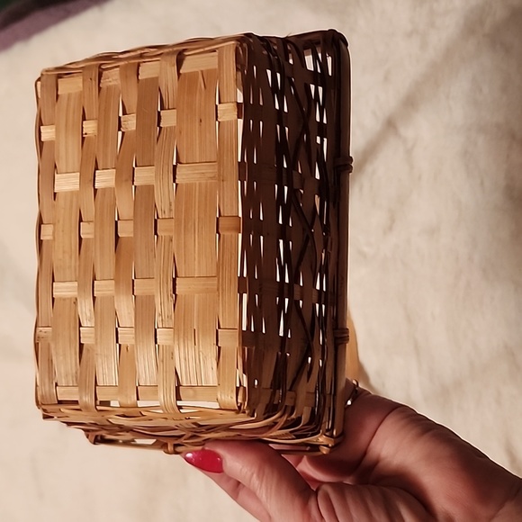 VINTAGE ๐งบ BASKETS VARIOUS SIZES & DESIGNS - Picture 15 of 15